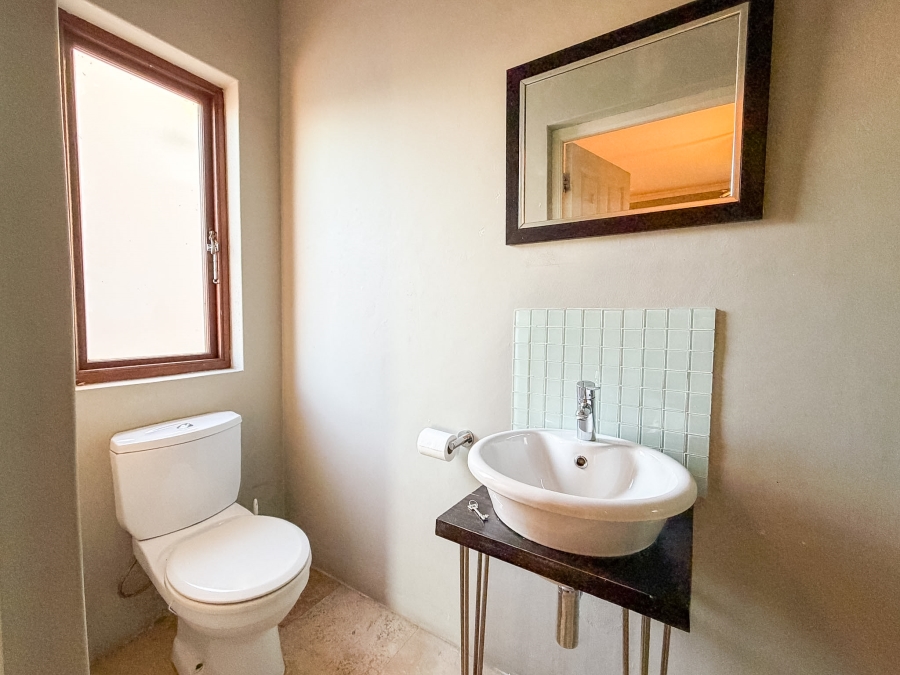 3 Bedroom Property for Sale in Vredehoek Western Cape
